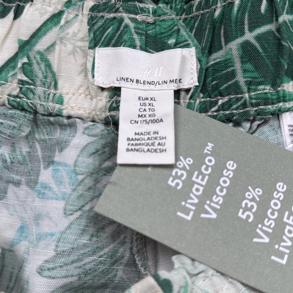 Black Halo Tropical Green Leaf Shorts - Picture 2 of 10